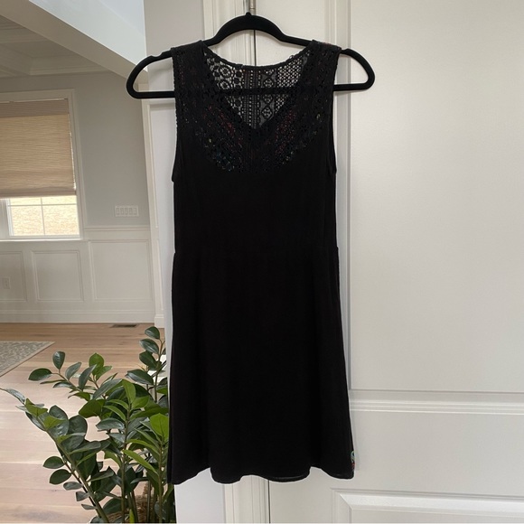 Skies are Blue Maebelle Embroidered black dress. Size Small. - Picture 6 of 10